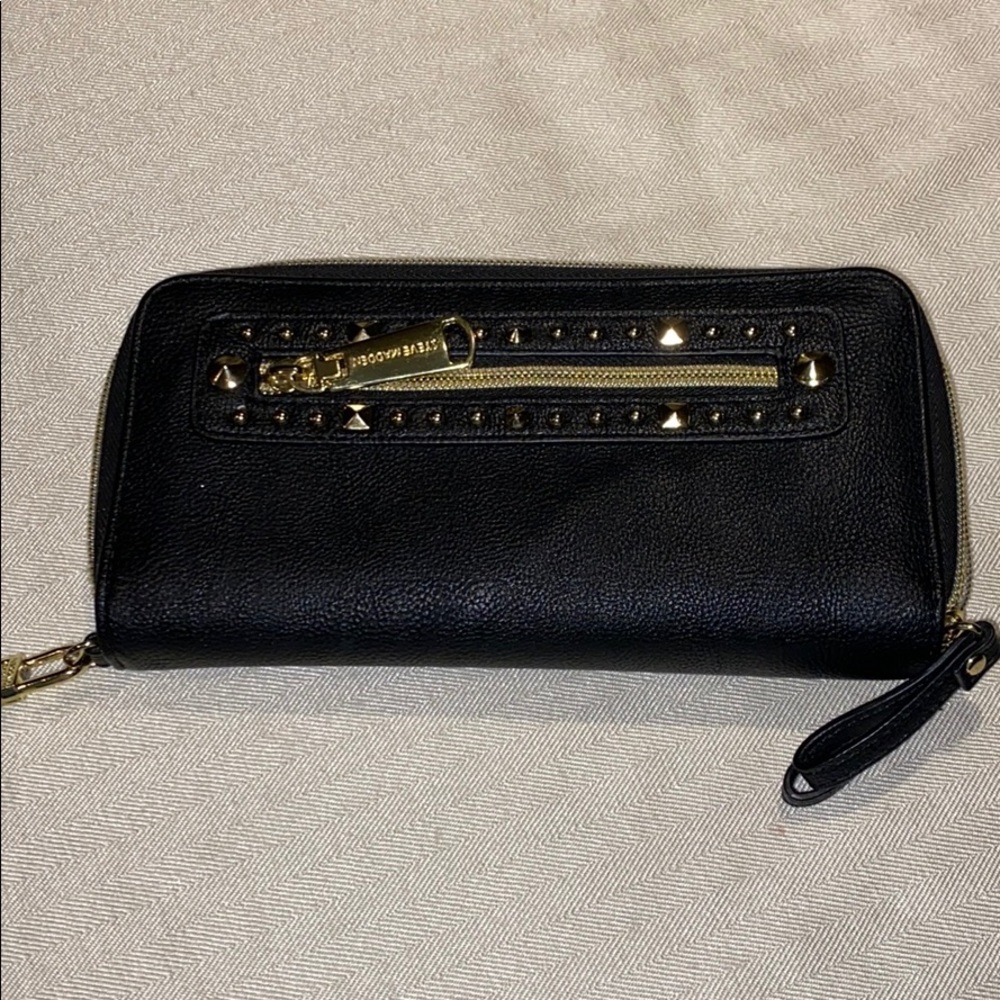 Steve Madden wristlet